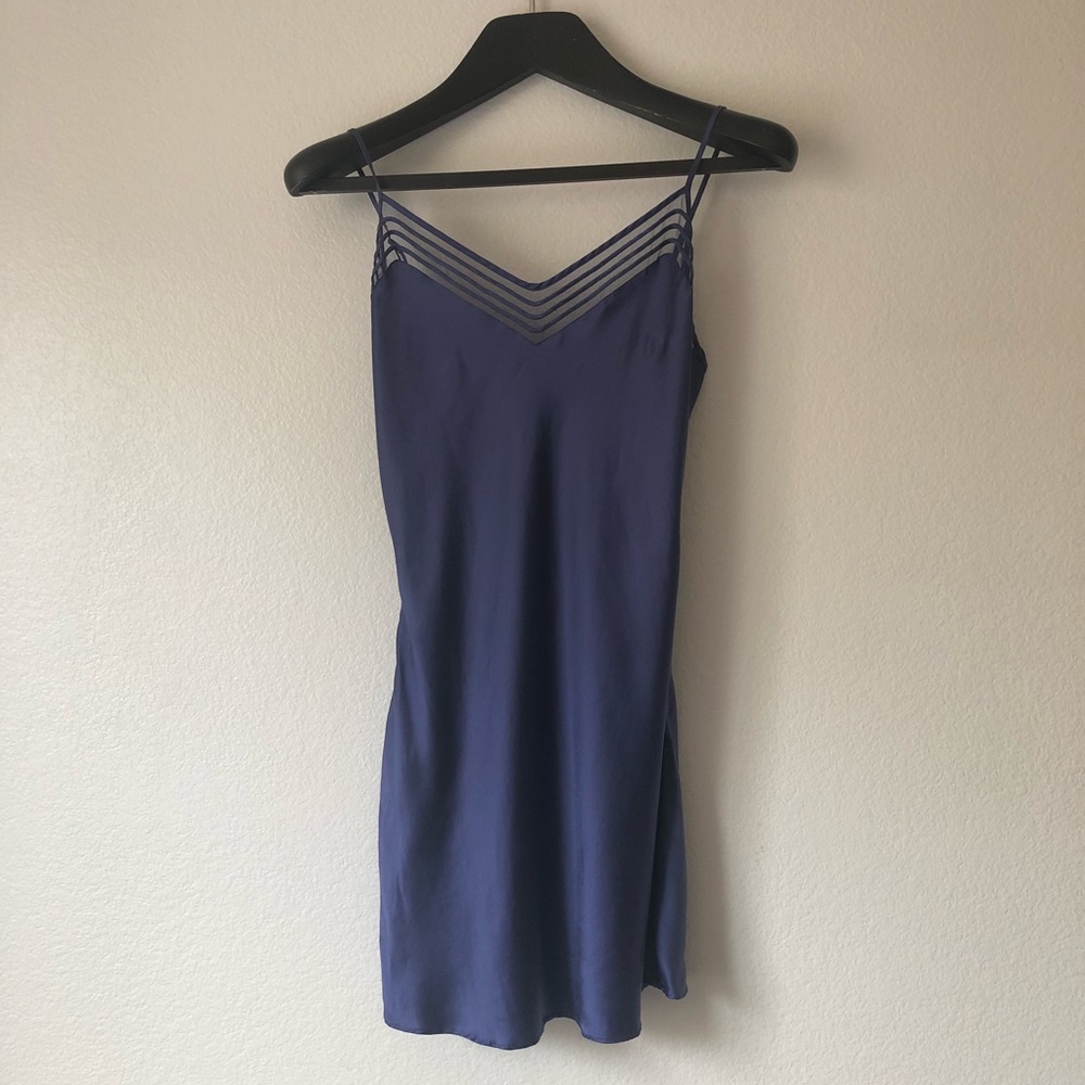 SOLD Victoria’s Secret 100% Silk Purple Slip - Picture 2 of 5